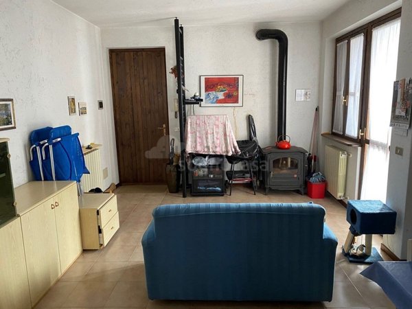 appartamento in vendita a Valbondione in zona Gavazzo