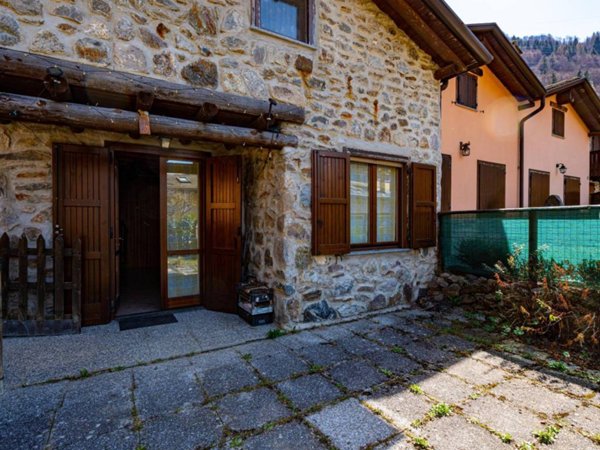 casa indipendente in vendita a Valbondione in zona Bondione