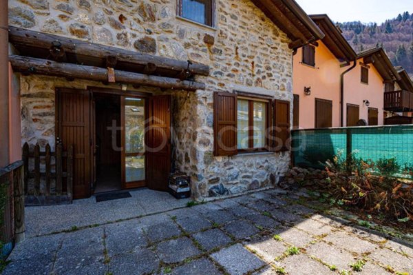 casa indipendente in vendita a Valbondione in zona Bondione