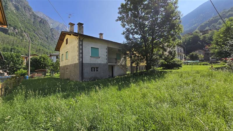 casa indipendente in vendita a Valbondione in zona Bondione