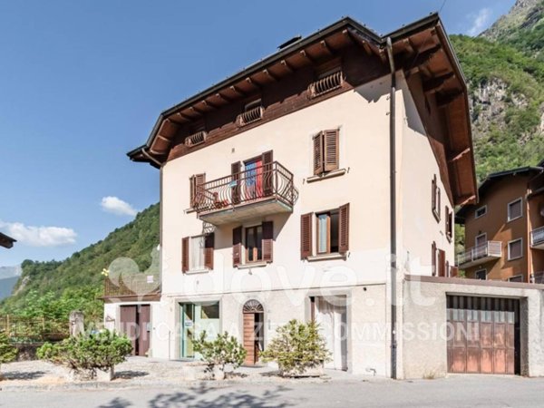 appartamento in vendita a Valbondione in zona Bondione