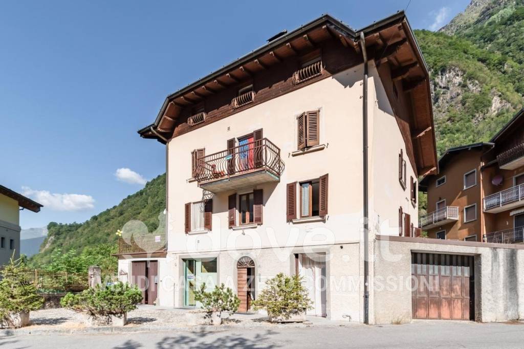 appartamento in vendita a Valbondione in zona Bondione