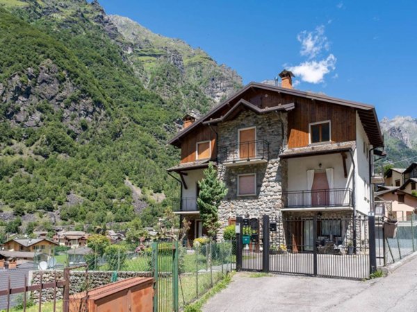 appartamento in vendita a Valbondione in zona Bondione