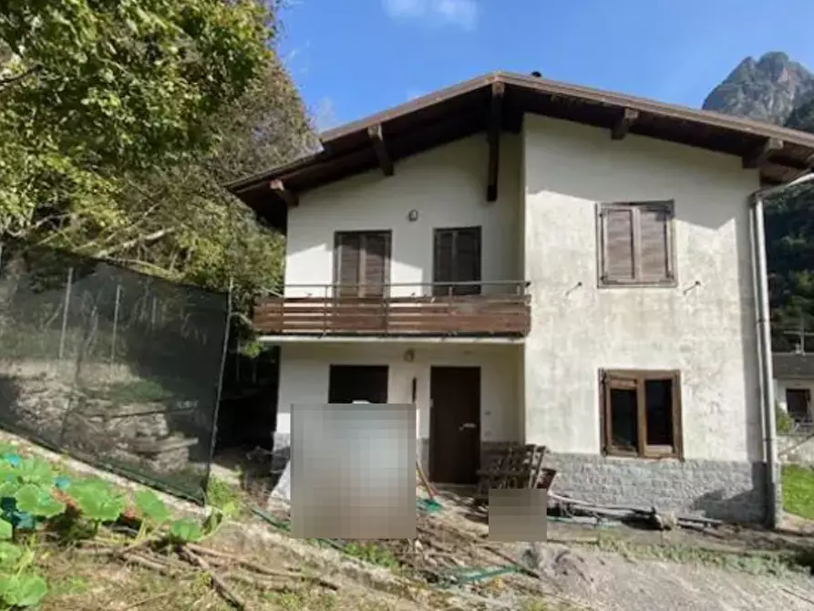 casa indipendente in vendita a Valbondione in zona Gavazzo
