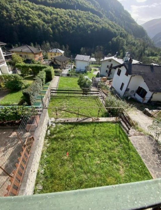 casa indipendente in vendita a Valbondione in zona Gavazzo