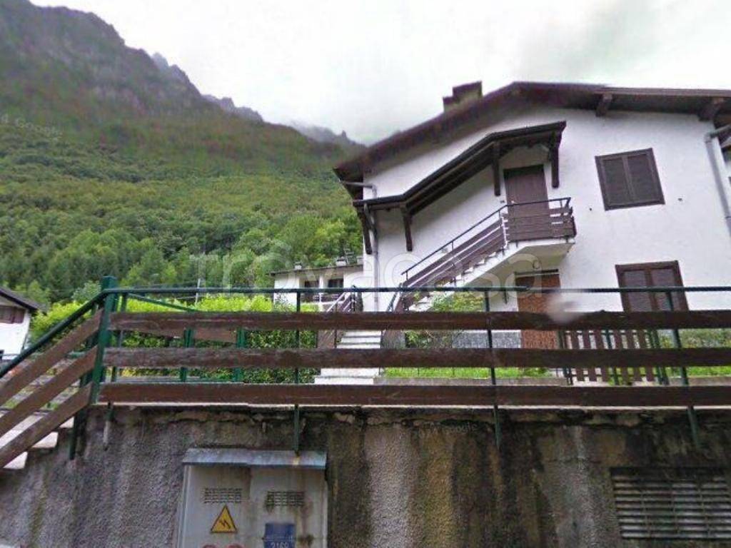 appartamento in vendita a Valbondione in zona Gavazzo