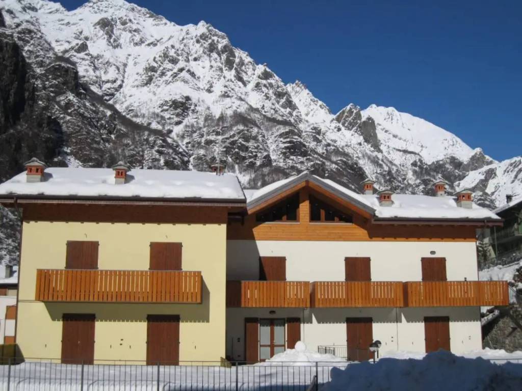 appartamento in vendita a Valbondione in zona Bondione