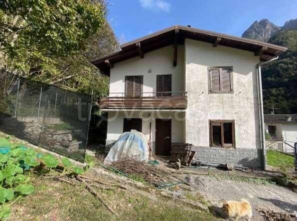 appartamento in vendita a Valbondione in zona Gavazzo