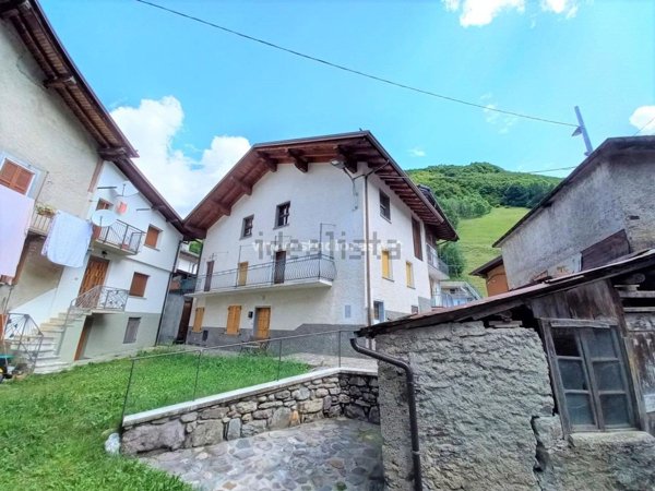 casa semindipendente in vendita a Valbondione in zona Lizzola