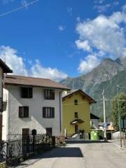 appartamento in vendita a Valbondione in zona Bondione