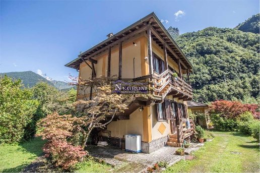 appartamento in vendita a Valbondione in zona Dossi