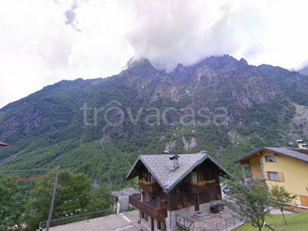 appartamento in vendita a Valbondione in zona Bondione