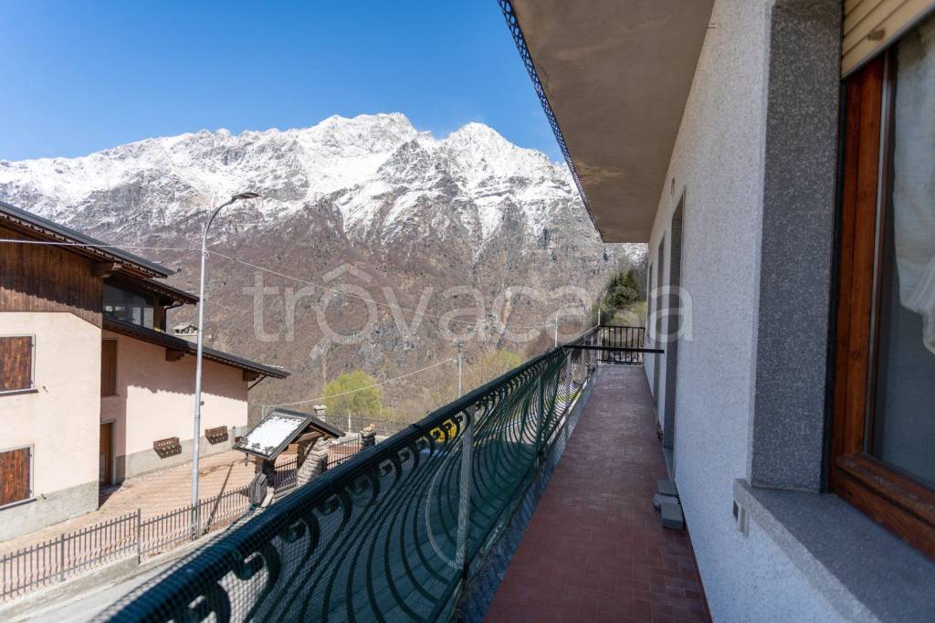 appartamento in vendita a Valbondione in zona Lizzola