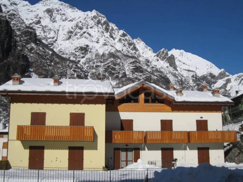 appartamento in vendita a Valbondione in zona Bondione