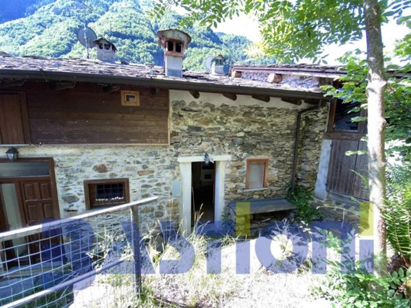 appartamento in vendita a Valbondione in zona Dossi