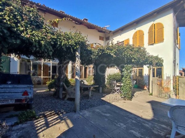 casa semindipendente in vendita ad Azeglio