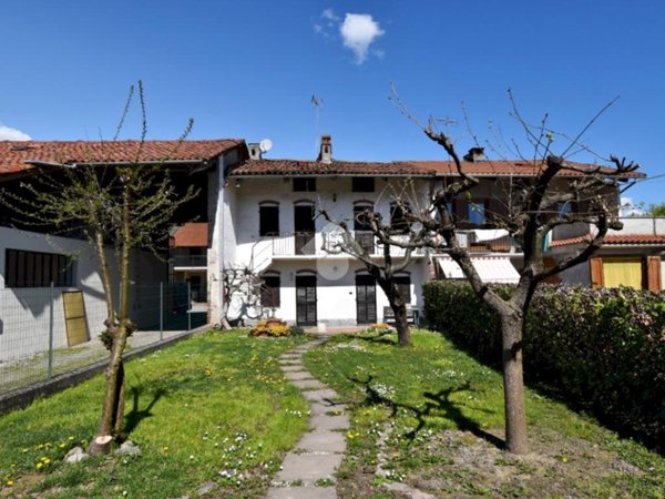 casa indipendente in vendita ad Azeglio in zona Piane