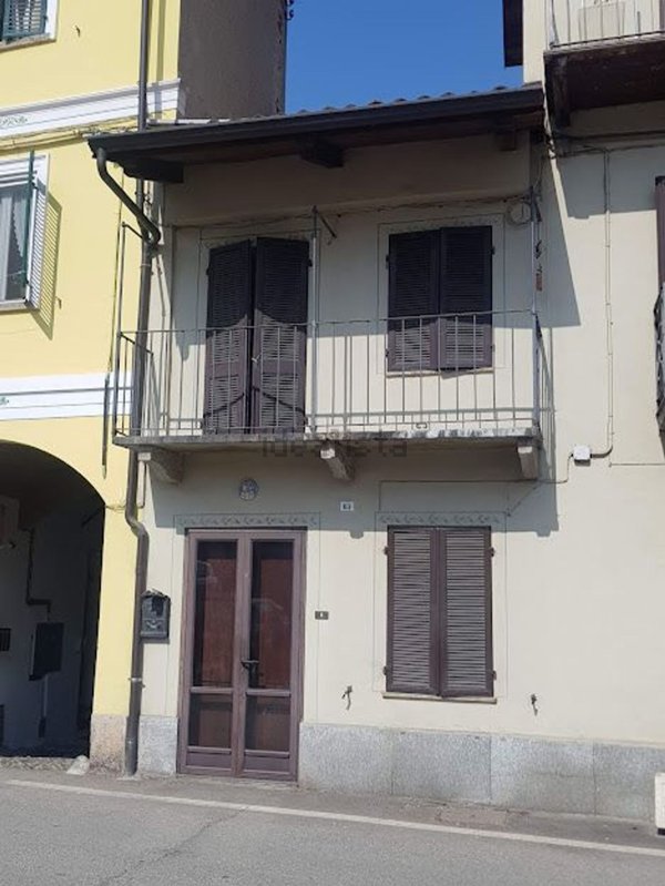 casa indipendente in vendita ad Azeglio