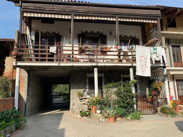casa indipendente in vendita ad Azeglio