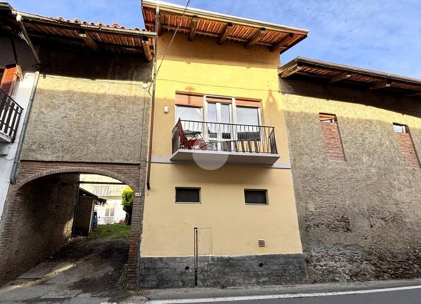casa indipendente in vendita ad Azeglio
