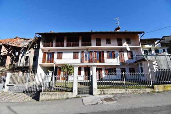 casa indipendente in vendita ad Azeglio in zona Piane