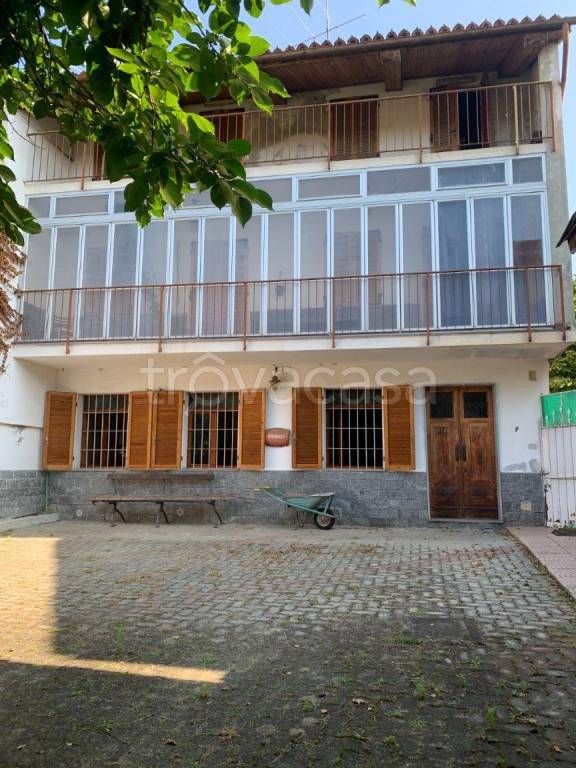 casa indipendente in vendita ad Azeglio in zona Piane
