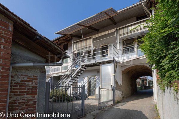 casa indipendente in vendita ad Azeglio in zona Piane