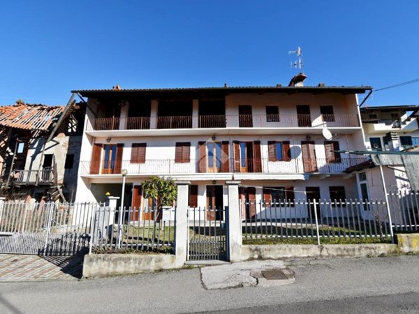casa semindipendente in vendita ad Azeglio in zona Piane