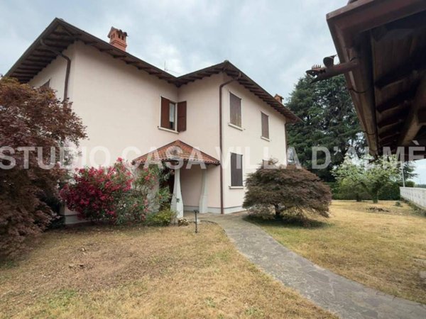 casa indipendente in vendita a Valbrembo