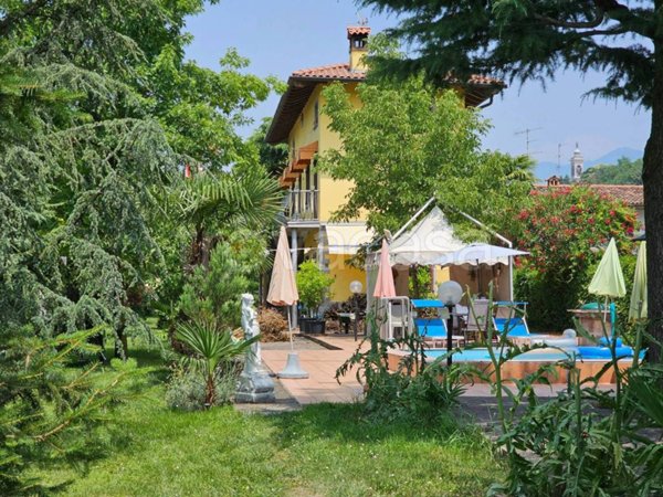 casa indipendente in vendita a Valbrembo