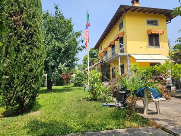 casa indipendente in vendita a Valbrembo