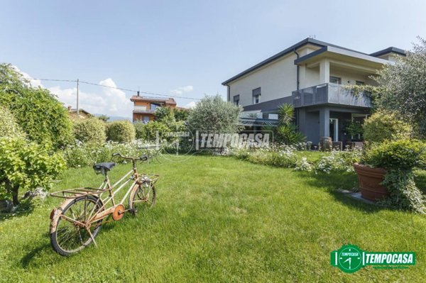 casa indipendente in vendita a Valbrembo in zona Cornelle