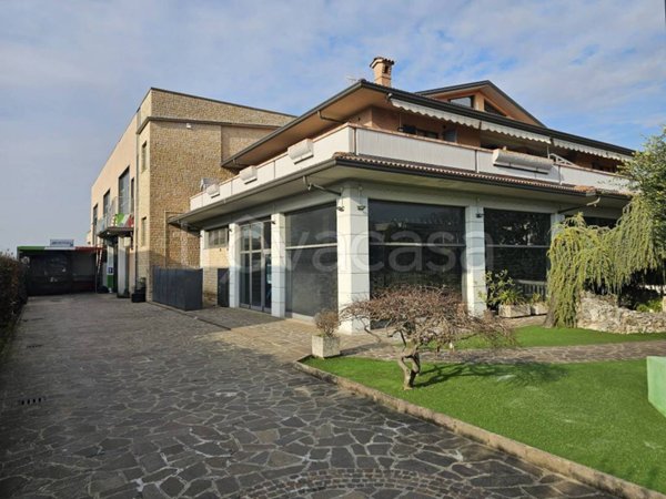 casa indipendente in vendita a Valbrembo in zona Scano al Brembo