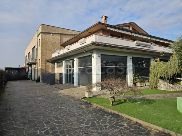 casa indipendente in vendita a Valbrembo in zona Scano al Brembo