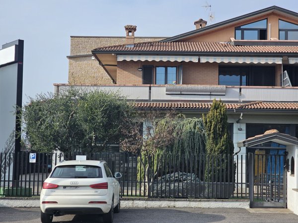 casa indipendente in vendita a Valbrembo in zona Scano al Brembo