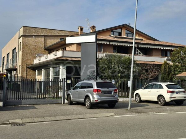 casa indipendente in vendita a Valbrembo in zona Scano al Brembo