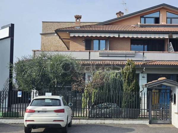 casa indipendente in vendita a Valbrembo in zona Scano al Brembo