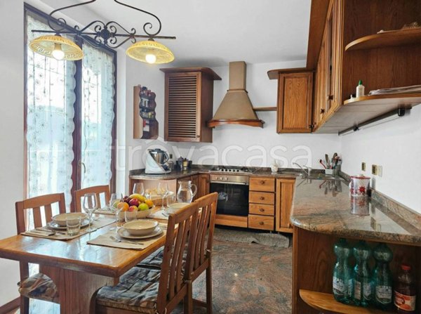 casa indipendente in vendita a Valbrembo in zona Scano al Brembo