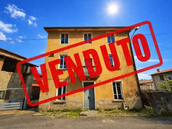 casa indipendente in vendita a Valbrembo in zona Scano al Brembo