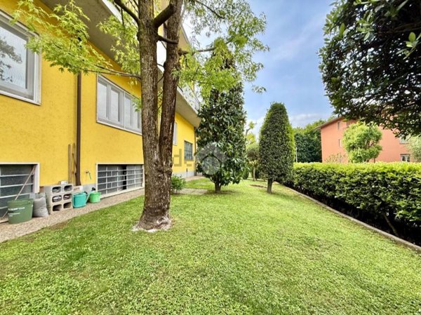 appartamento in vendita a Valbrembo in zona Scano al Brembo