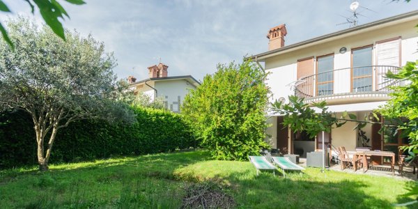 casa indipendente in vendita a Valbrembo in zona Scano al Brembo