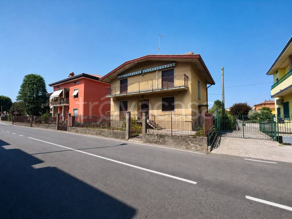 appartamento in vendita a Valbrembo in zona Scano al Brembo