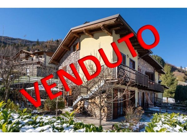 casa indipendente in vendita a Valgoglio in zona Novazza