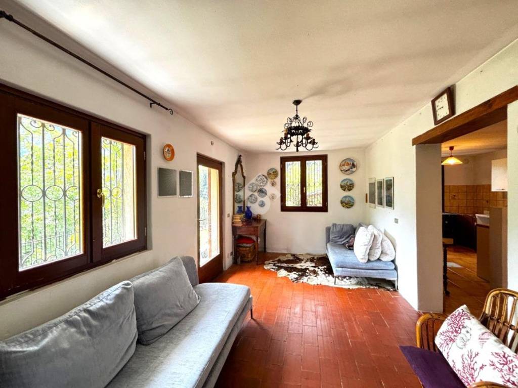 casa indipendente in vendita a Valgoglio in zona Novazza