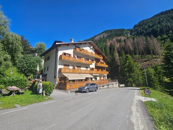 appartamento in vendita a Valleve in zona Cambrembo