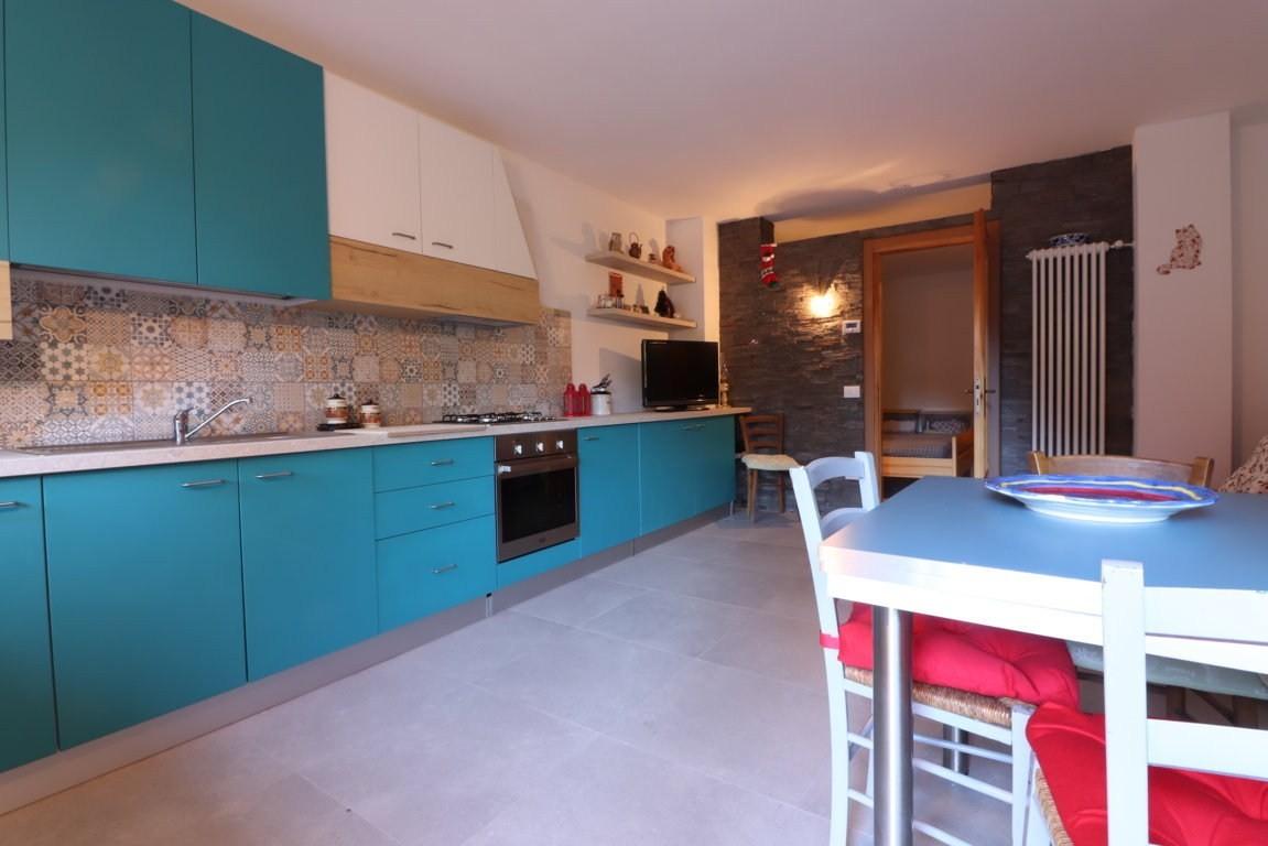 appartamento in vendita a Valleve in zona Cambrembo