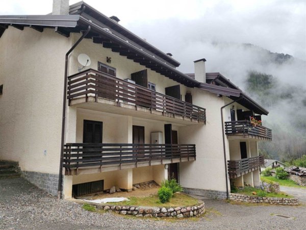 appartamento in vendita a Valleve in zona Cambrembo