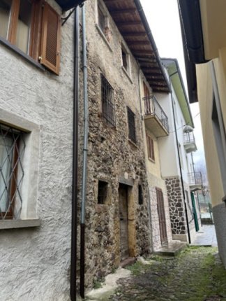casa indipendente in vendita a Valnegra