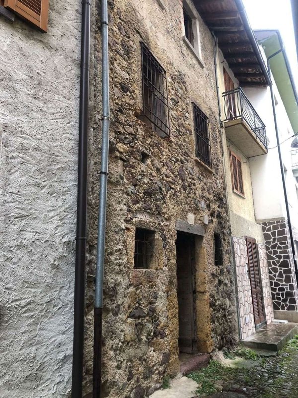 casa indipendente in vendita a Valnegra