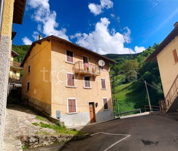 casa indipendente in vendita a Valtorta in zona Rava
